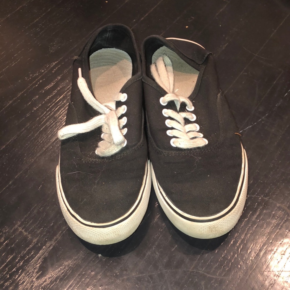 Target Brand sneakers! Size 6 womens!